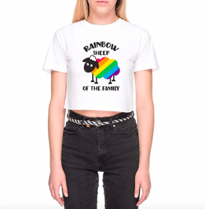 Camiseta Oveja negra arcoiris